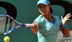 Wozniacki ekspresno, muke po Schiavone