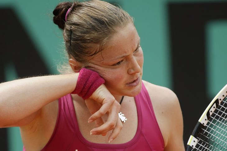 Safina naglavačke iz Roland Garrosa