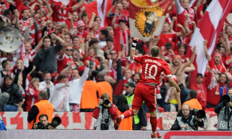 Robben: "V. d. Vaart biciklom u Bayern"