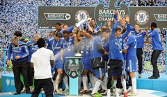 Presretni Essien još dugo u Londonu