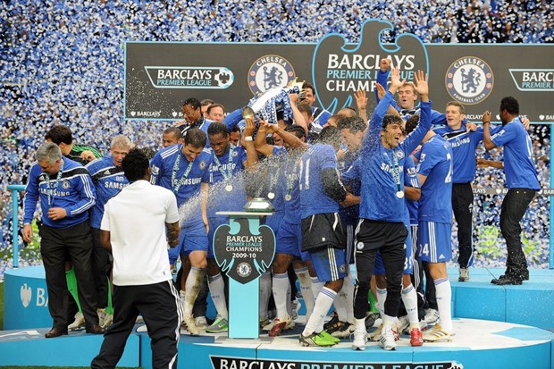 Presretni Essien još dugo u Londonu