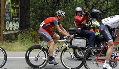 Pistolero ponovno "jaše"