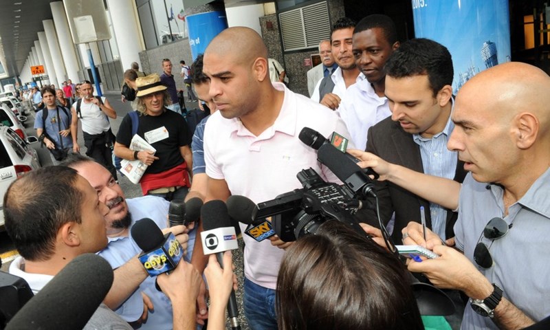 Adriano se raduje Romi i Tottiju