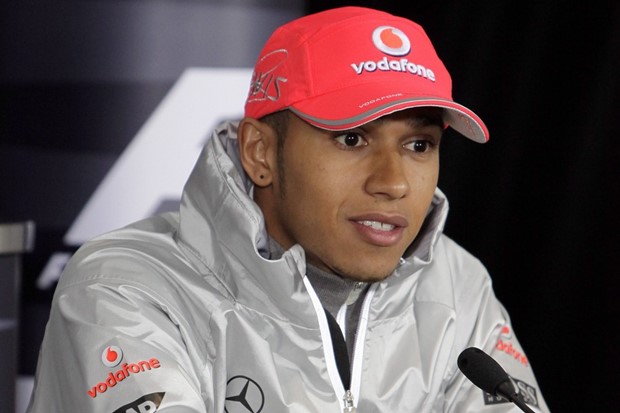 Hamilton: "Nisam nimalo sretan"