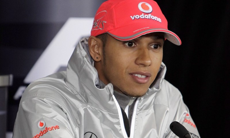 Hamilton: "Nisam nimalo sretan"