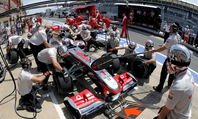 Kubica razdvojio Red Bull