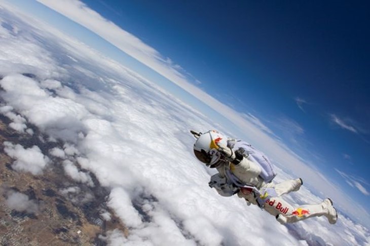 I bungee jumping u skoku s ruba svemira