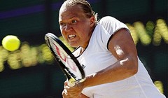 Kanepi izbacila Kerber, Bartoli u osmini finala, mrak prekinuo Kvitovu i Makarovu