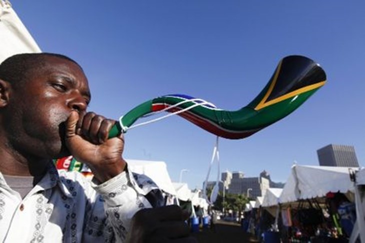 Neki ne smiju unositi kišobrane, a neki ne bi smjeli niti vuvuzele