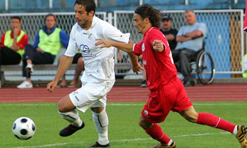 Vidić darivao domaćina