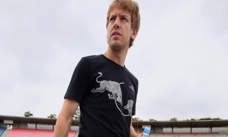 Vettel: "Sve je ovo već poput komedije"
