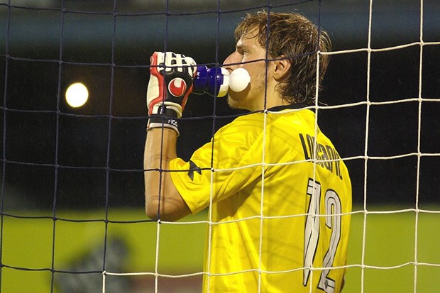 Rukavini poseban režim, Lončarić operiran