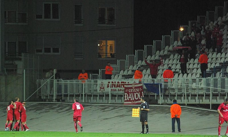 Crveni i Crni bez pobjednika