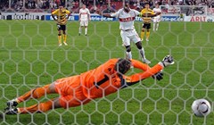 Stuttgart lagano, PSV spasio bod