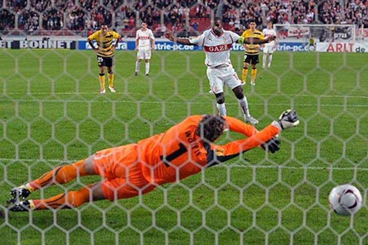 Stuttgart lagano, PSV spasio bod