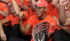 Hamilton: "Moram završiti svaku utrku"