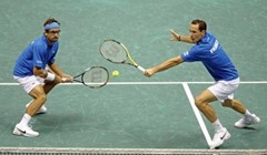 Francuska u finalu, Česi bod daleko