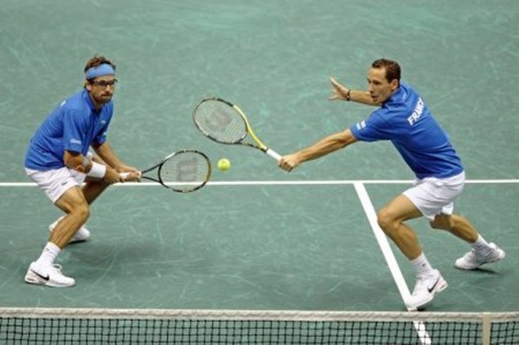 Francuska u finalu, Česi bod daleko