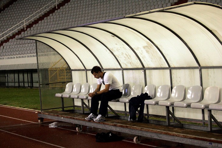 Sharbiniju dvije utakmice, Špaci ukor