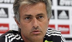 Mourinho: "Mali klubovi puštaju Barci"