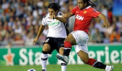 Manchester United do bodova u završnici