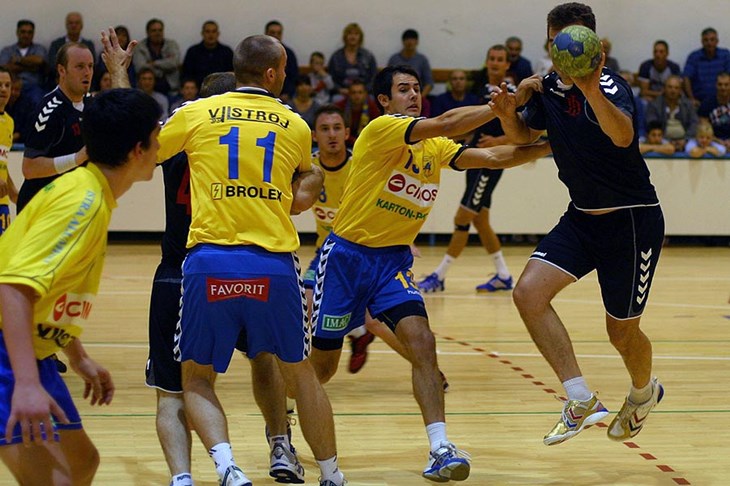 Buzet osigurao prolazak