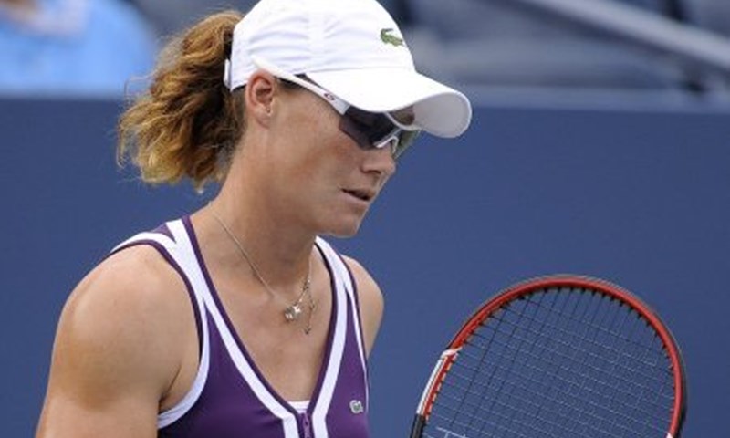 Stosur bacila u vjetar meč-loptu