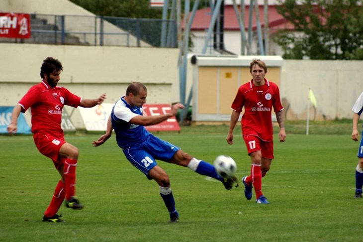 Trica za bijeg sa začelja