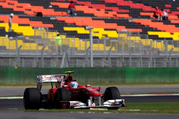 Alonso nosi puni plijen