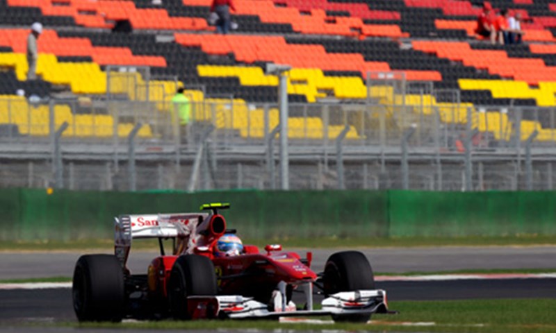 Alonso nosi puni plijen
