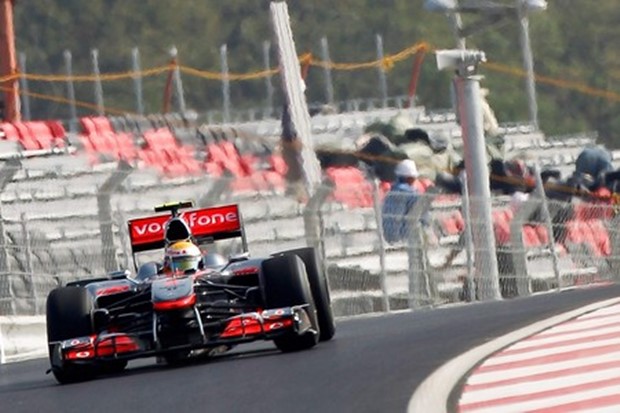 Hamilton hvali, Korejci kritiziraju