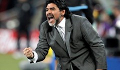 Diego Maradona opet na trenerskoj klupi