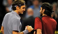 Federerov drugi korak, Roddick se vratio