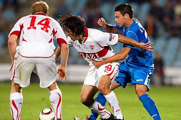 Stuttgartu proljeće, PSV prema njemu