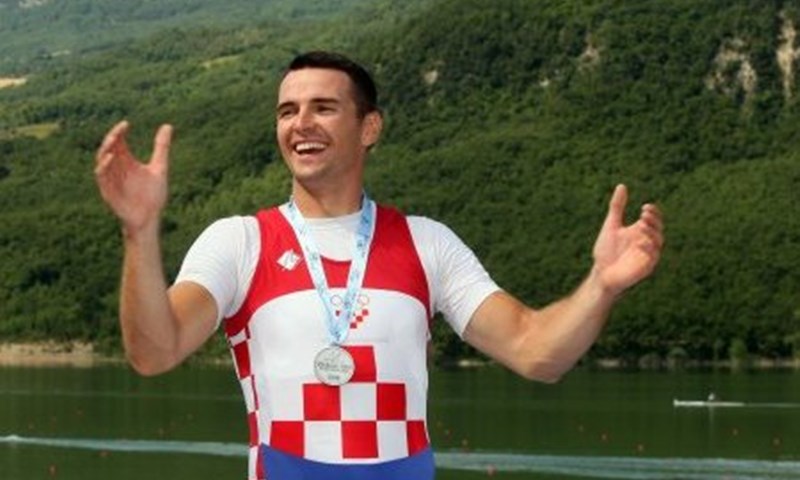 Dvojac osmi, Vekić 16.