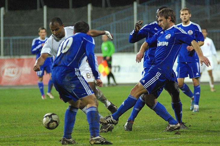 I Slaven svladao Pjesnike