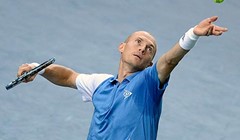 Llodra kao u transu preko Davidenka