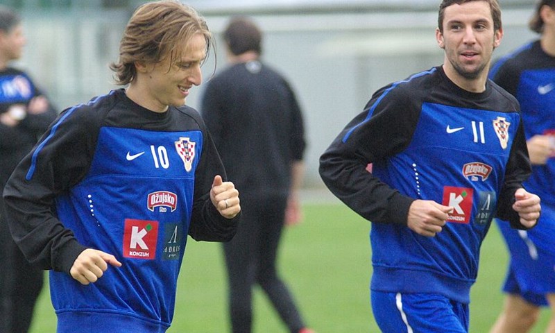 Srna i Modrić kandidati za momčad godine