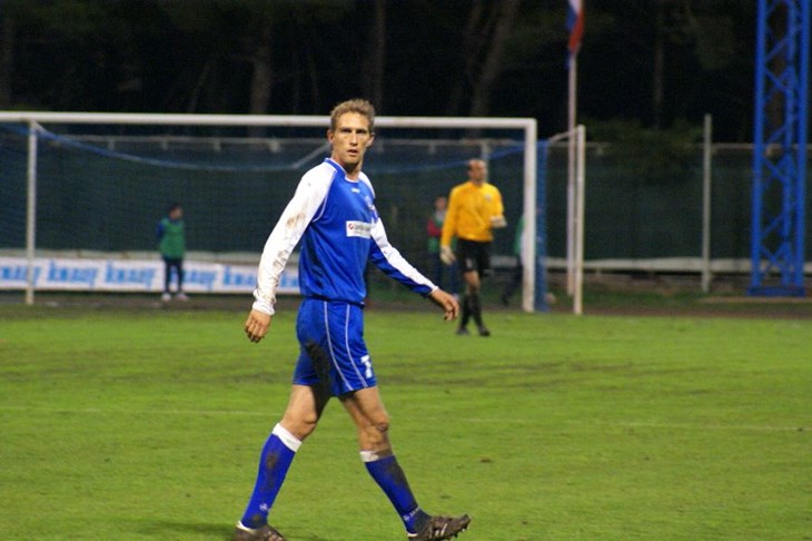 Kartelo: "Opet naivni i glupi golovi"