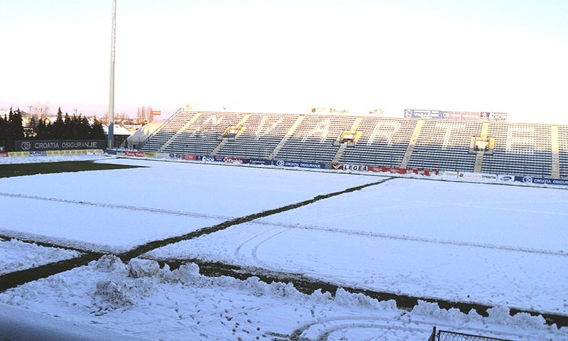 Stadion počišćen