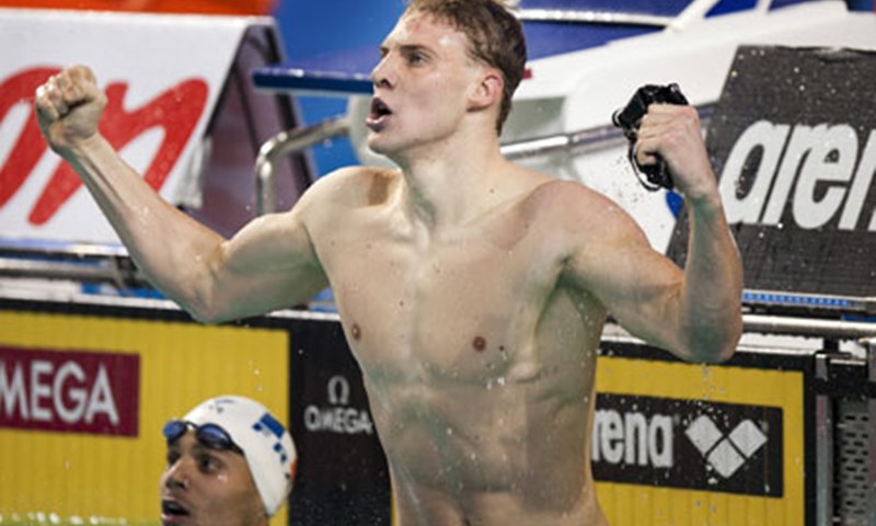 Jukiću zlato na 200 delfin