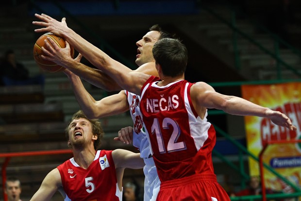 Stelmet blizu iznenađenja protiv Uniksa, Hapoel uz manje probleme izbacio Nymburk