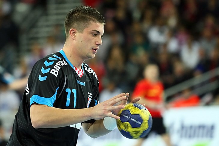 Jedan odlazak, jedan ostanak