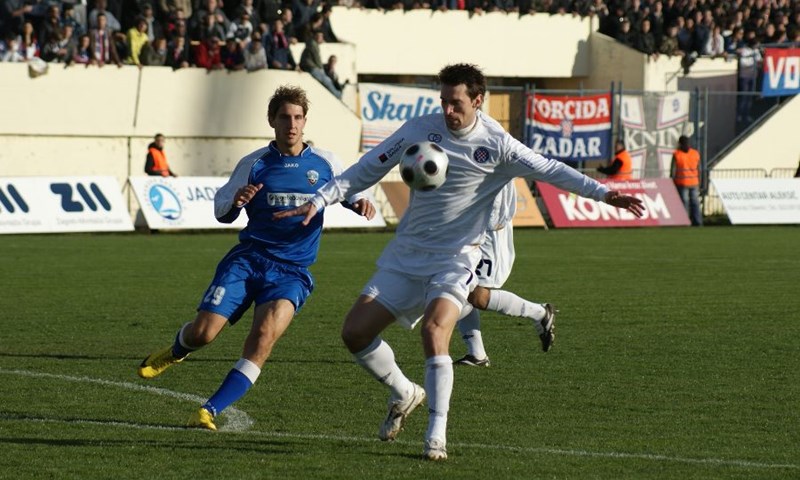 Vejić i Buljat poraženi u debiju