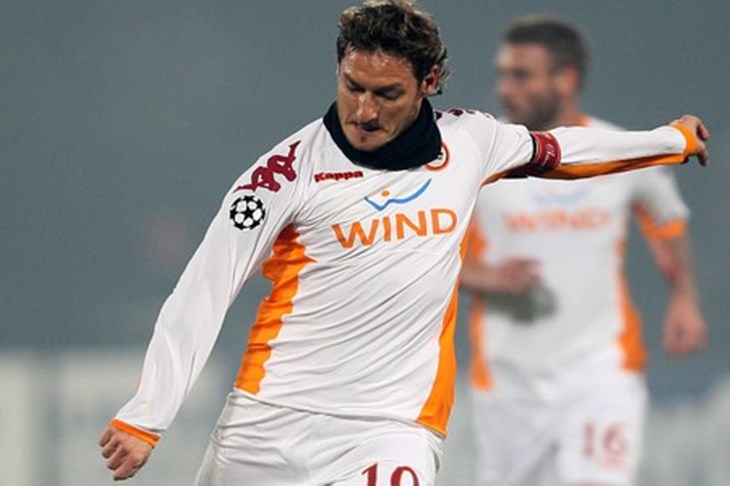 Uvjerljivi Bayern, Roma očekivano druga