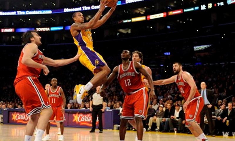 Video: Bucksi pregazili Lakerse