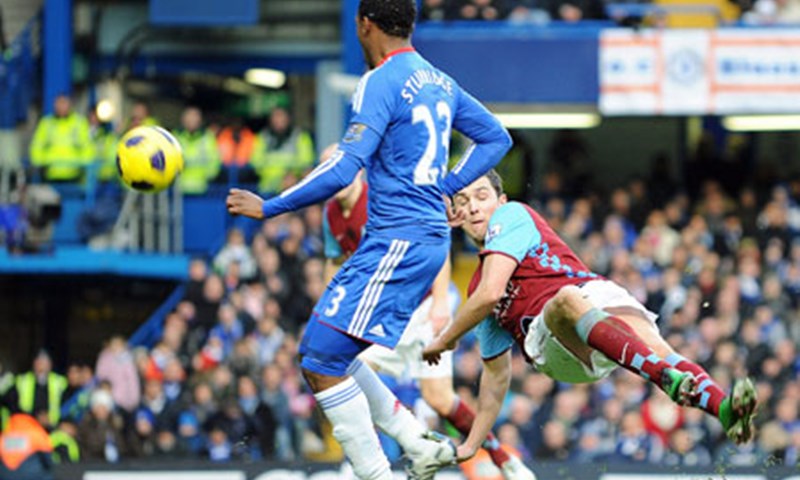 Aston Villa "ukrala" bodove Chelseaju
