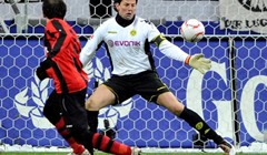 Vratar produžio s Borussijom