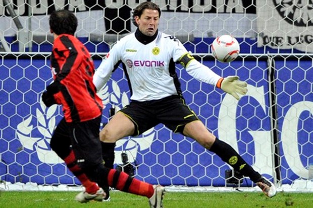 Vratar produžio s Borussijom