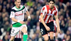 Sevilla promašivala, spavala i darivala